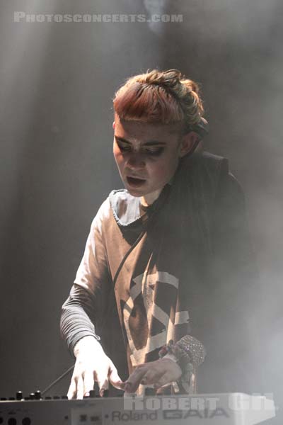 GRIMES - 2012-05-16 - PARIS - La Fleche d'Or - 